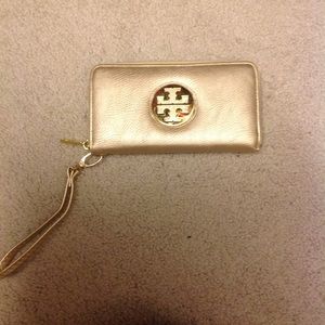 Tory burch wallet